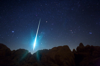 m_091215-01-geminid-meteor-california_big.jpg